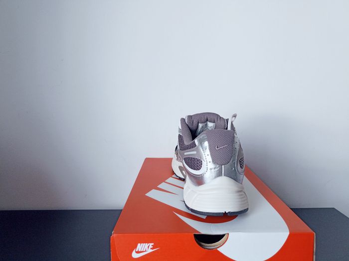 Nike V5 RNR – Taille 44 – Neuves & Authentiques - photo numéro 4