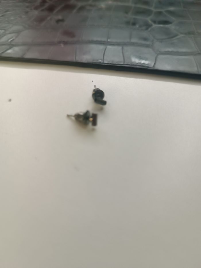 Boucles d'oreille noir - photo numéro 5