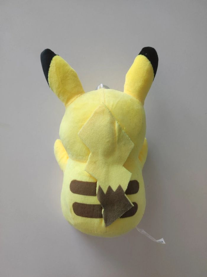 Peluche Pokémon Pikachu - photo numéro 3