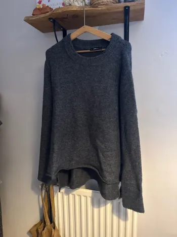 Pull over size d'hiver. Zara gris.