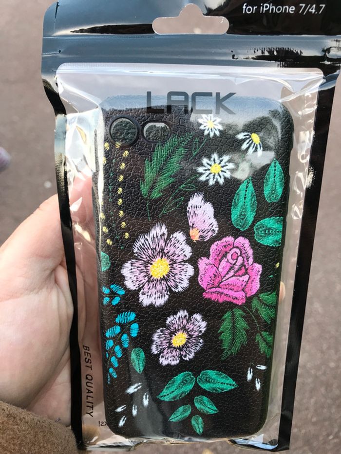 Coque iPhone 7 neuve fleur - photo numéro 2