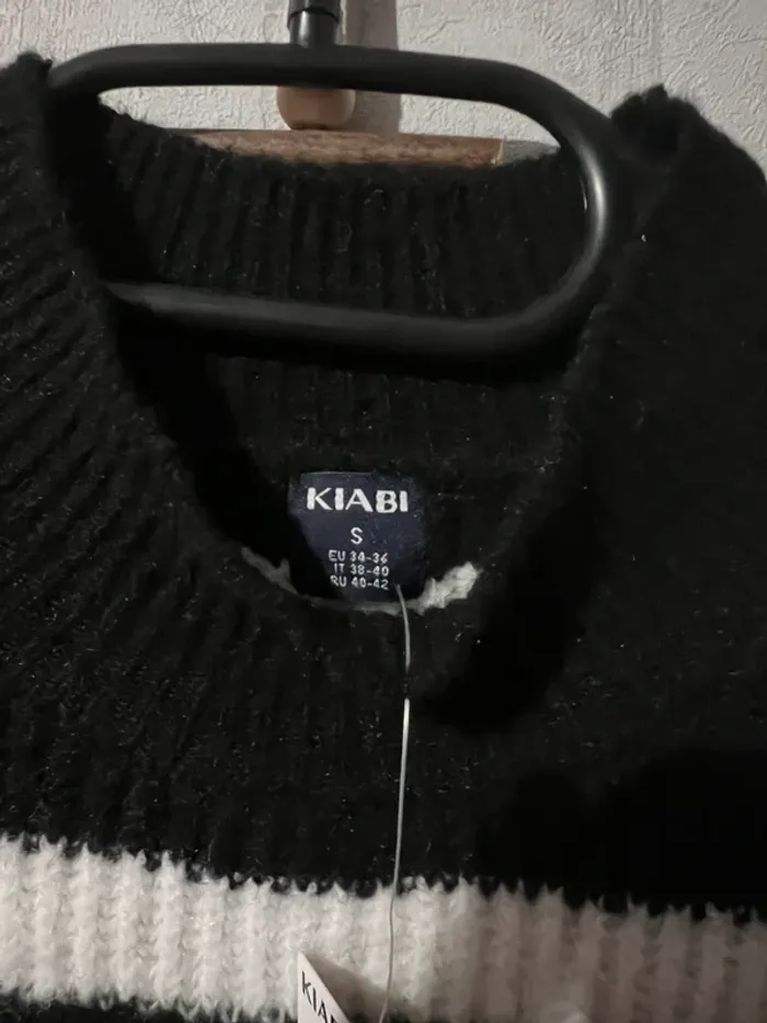 Jolie robe pull noir et blanc de Kiabi - photo numéro 4