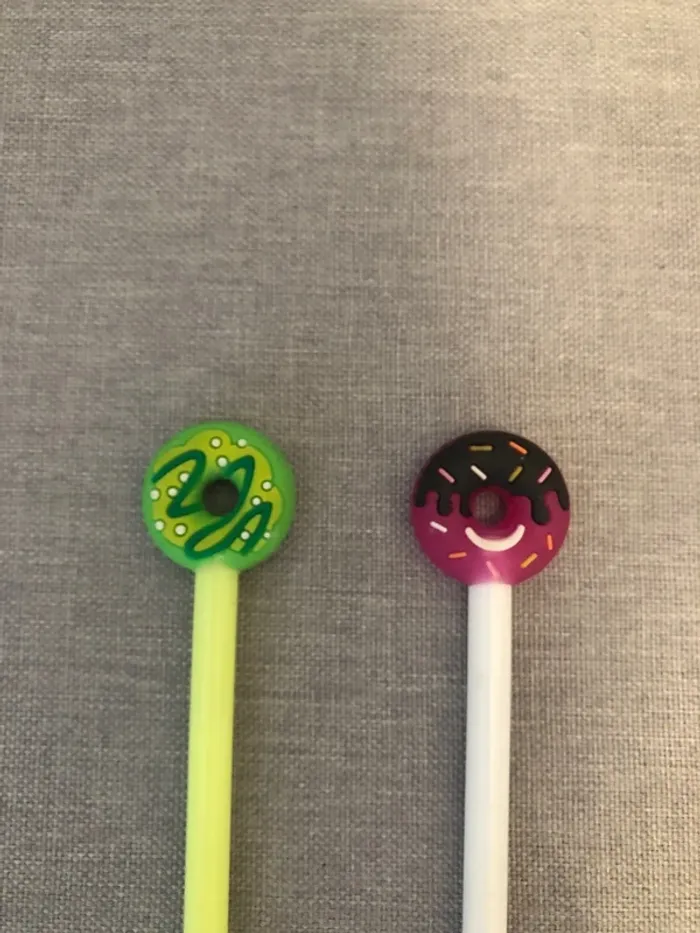 Lot de 2 stylos donuts neuf - photo numéro 2