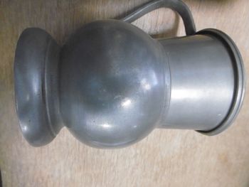 pichet en étain  titre légal   