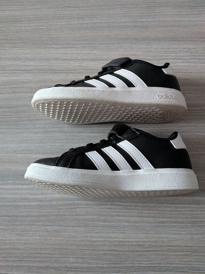 Baskets adidas enfant taille 30 mixte a scratch - photo numéro 6