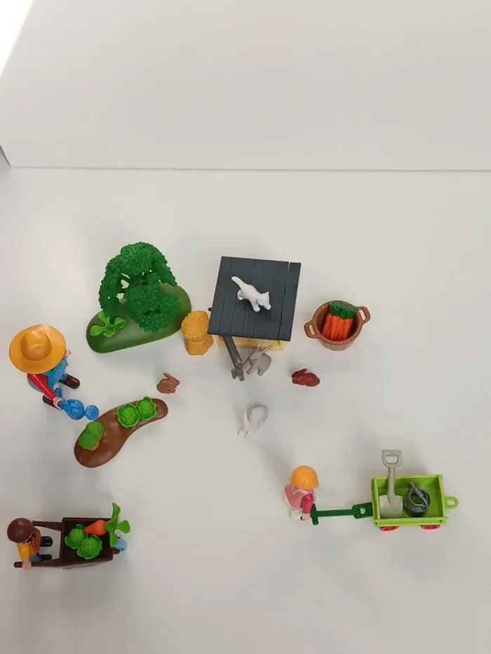 Lot figurines playmobil les enfants et papy au jardin. - photo numéro 5