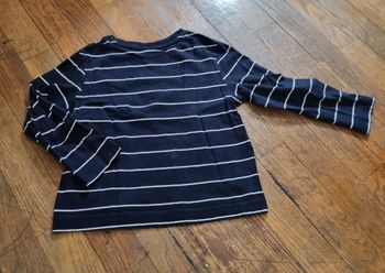 t-shirt manche longue kiabi bleu marine à rayure blanche taille 5 ans