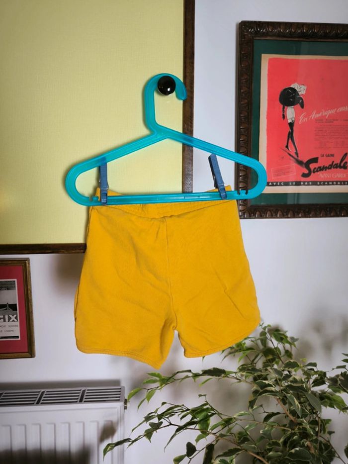 Short jaune moutarde - photo numéro 2