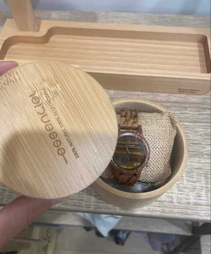 Montre en bois de noyer - photo numéro 3