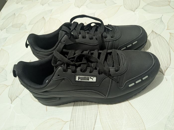 Baskets homme Puma noires. Taille 46 - photo numéro 3