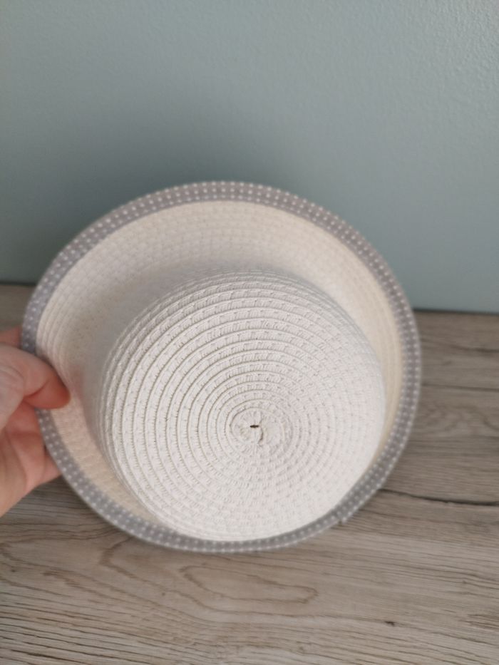 Élégant chapeau avec attache - photo numéro 3