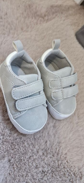 Chaussure baskets Bébé Grises - 3/6 Mois  neuve