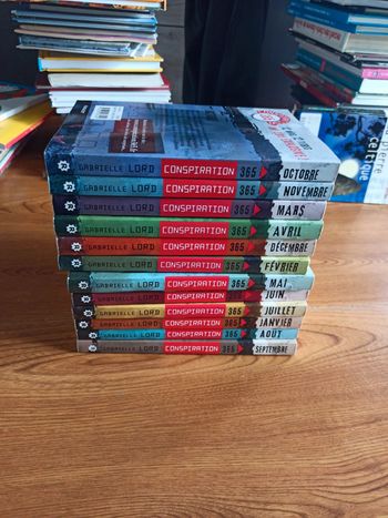 Lot de 12 livres conspiration
