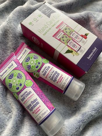 Coffret cadeau duo crème et gommage mains human+kind