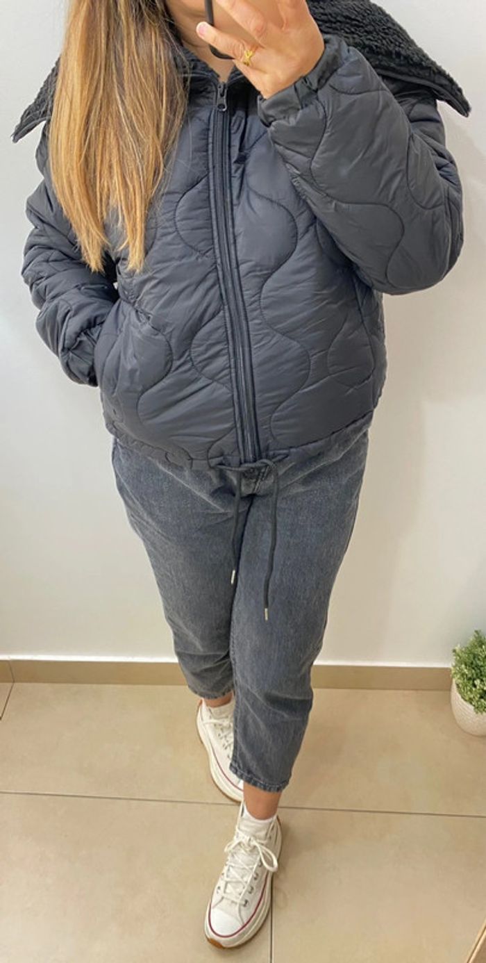 Veste  Courte Matelassée Noire Avec Un Grand Col Fausse Fourrure Taille Unique - photo numéro 3