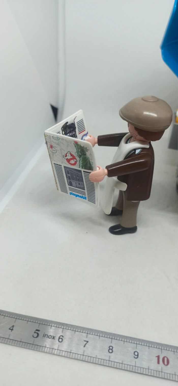 Vendeur de hot-dog avec journal ghostbuster playmobil - photo numéro 4