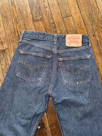 Jeans Levi’s 501 vintage Taille 27 us  Tres bon état, légère usure