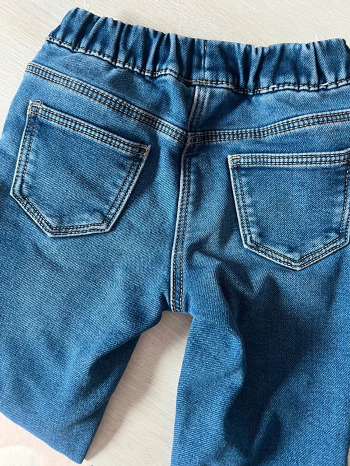 Jeans doublé chaud C&A 5 ans comme neuf - photo numéro 5