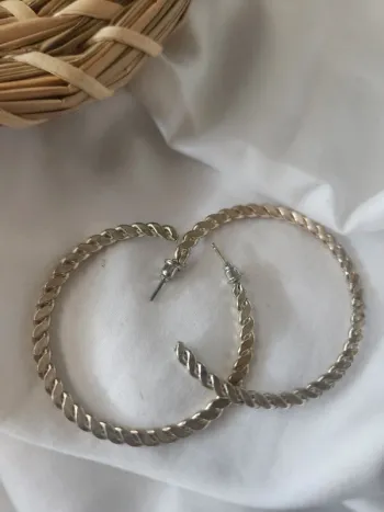 Boucles d'oreilles anneaux torsadé