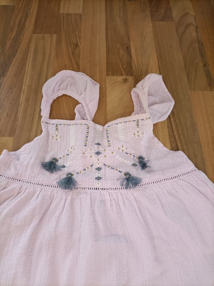 Jolie robe lila rose à pompoms 6 ans Kiabi - photo numéro 2