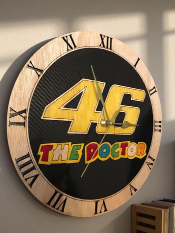 Horloge Valentino Rossi en bois neuve