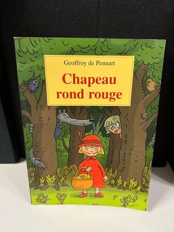 Livre Chapeau rond rouge