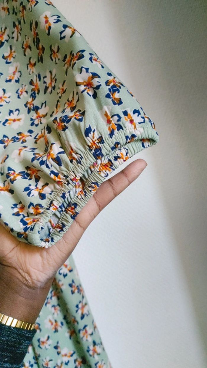 Robe verte avec motif floraux manche ballon - photo numéro 2