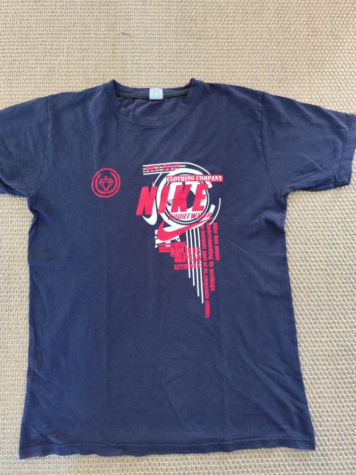 T-shirt Superman taille L , très bon état + cadeau - photo numéro 4