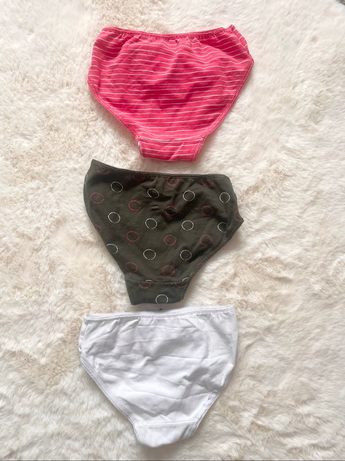 Lot de huit petites culottes 4-5ans - photo numéro 7