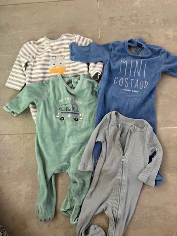 Lot de pyjamas 9 mois
