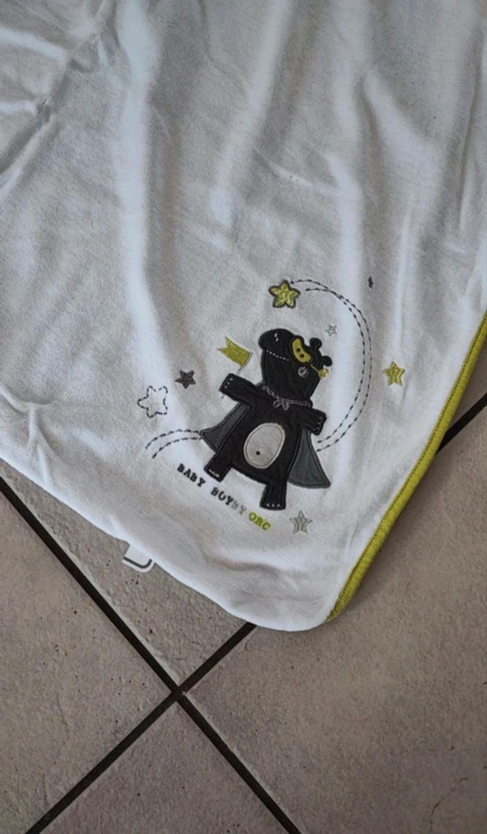 Petite couverture blanche et verte orchestra - photo numéro 2