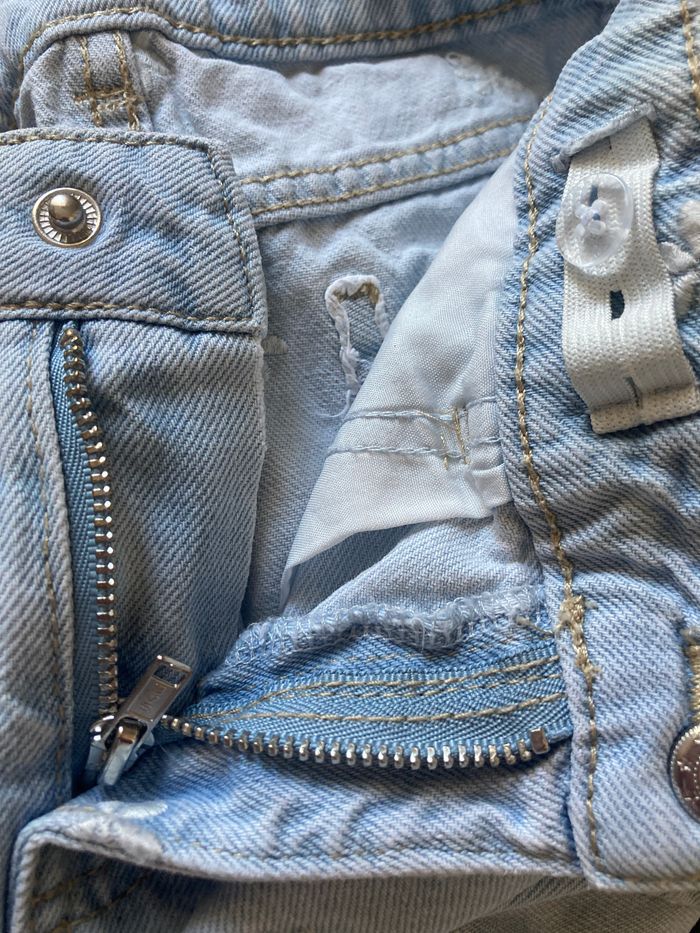 short en jeans broderie fleurs - photo numéro 4