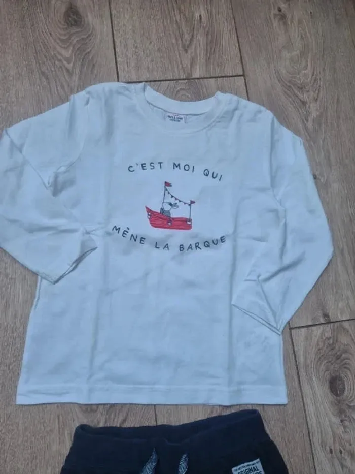 Pyjama en coton tape à l'œil blanc/bleu gris "c'est moi qui mène la barque" 4 ans neuf jamais porté - photo numéro 2