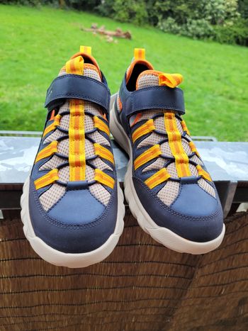 chaussures printemps geox t39 neuf (30e)