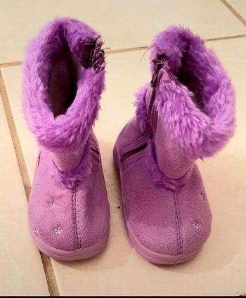 Bottes mauves fourrées comme neuves motif étoiles taille 20