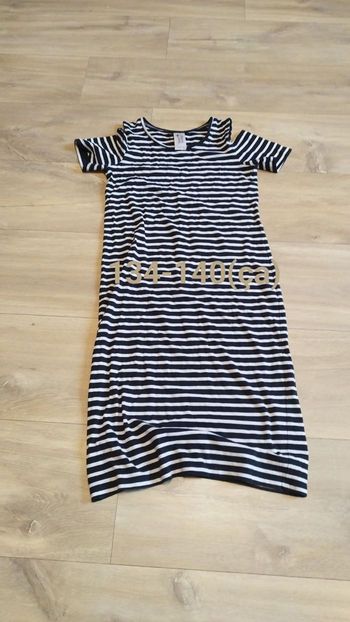 Robe taille 134-140