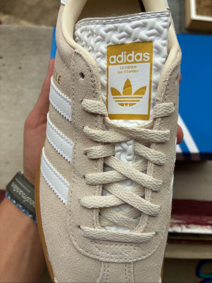 Adidas Gazelle Bold Wonder White/White/Gold Met - Taille 38,5 - Neuves - photo numéro 10