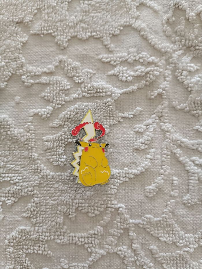 Pokémon pin's Pikachu