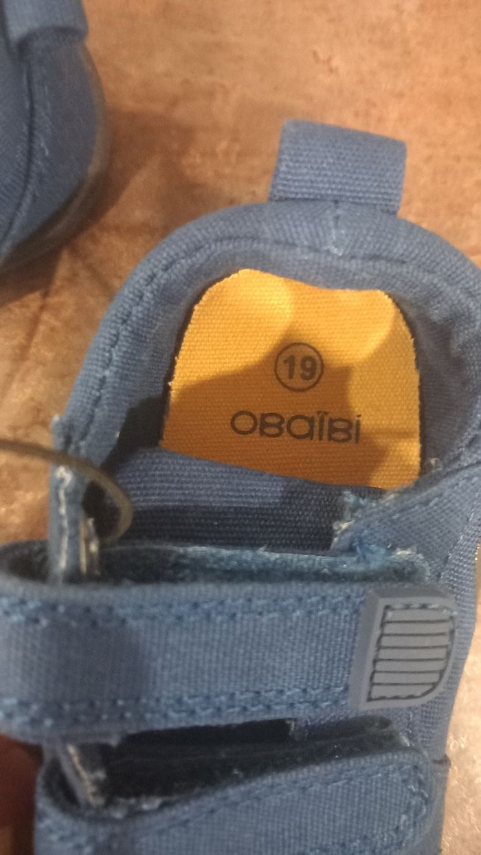 Baskets obaibi neuves taille 19 - photo numéro 3