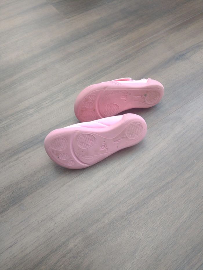 Chaussons Decathlon rose T26 - Idéals motricité & gym - photo numéro 4