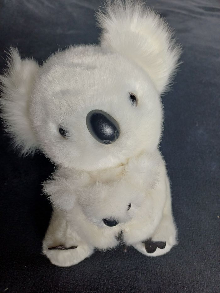Mafnifique peluche NEUVE maman et bébé koalas.