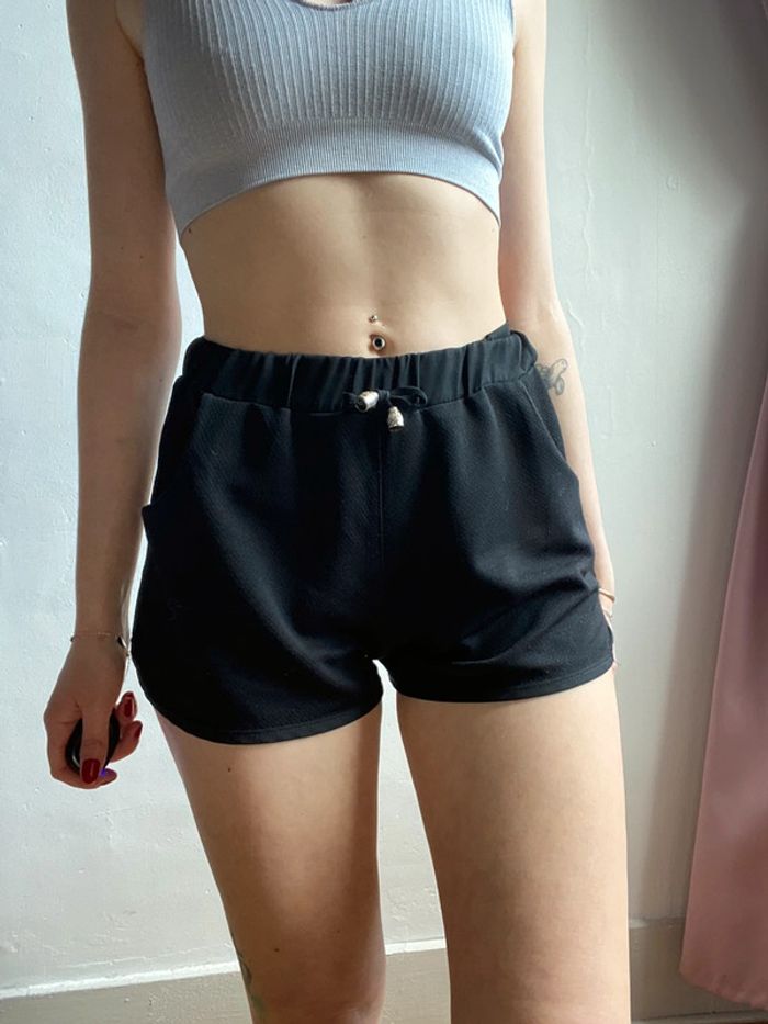 short noir léger taille XS - photo numéro 3