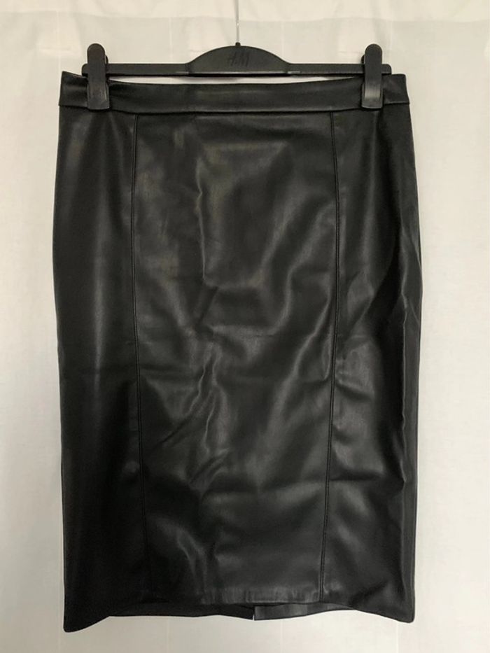 Très belle Jupe en simili cuir noir Vintage