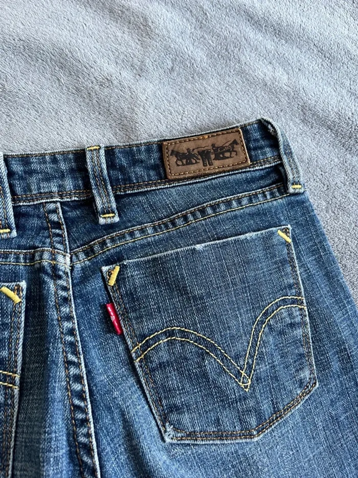 Jean Levi’s 627 Vintage Bleu Foncé Coupe Droite T.M – Intemporel - photo numéro 5