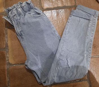 Jeans mom taille 34 Bershka