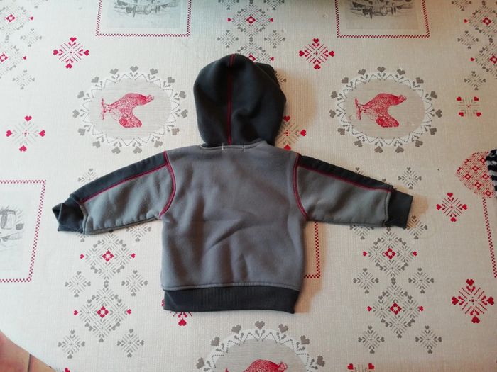 Sweat zippé 6 mois - photo numéro 2