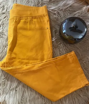 Pantalon taille 2 Christy très bon état