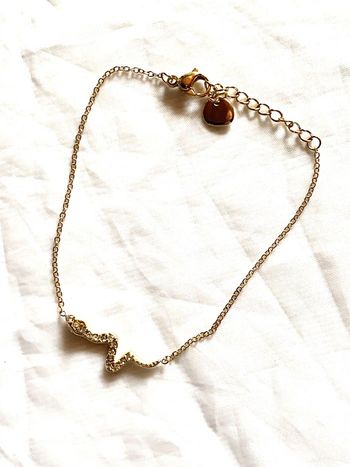 Petit Bracelet Petit Serpent Pierres Blanches Strass Reptile Faune Bijou Doré Fantaisie Femmes