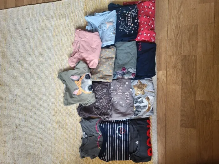 Lot de 14 tee-shirts en manches longues en 4 ans