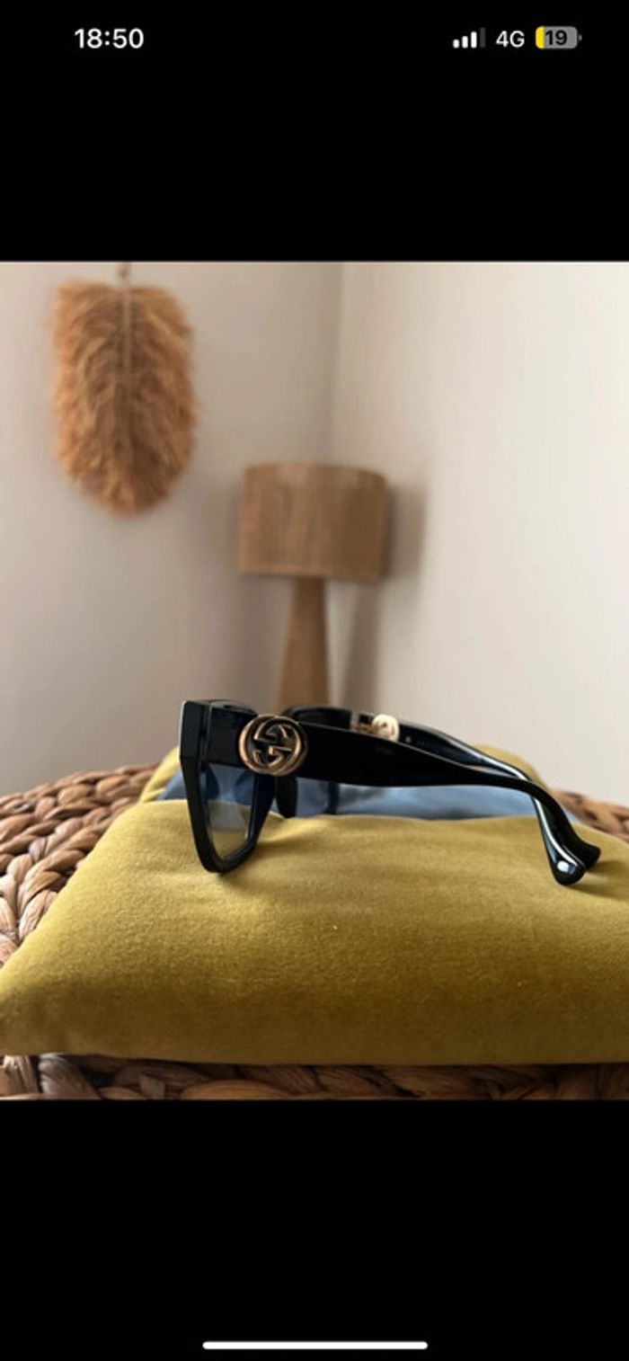 Lunettes de soleil Gucci noires - Logo doré - photo numéro 4